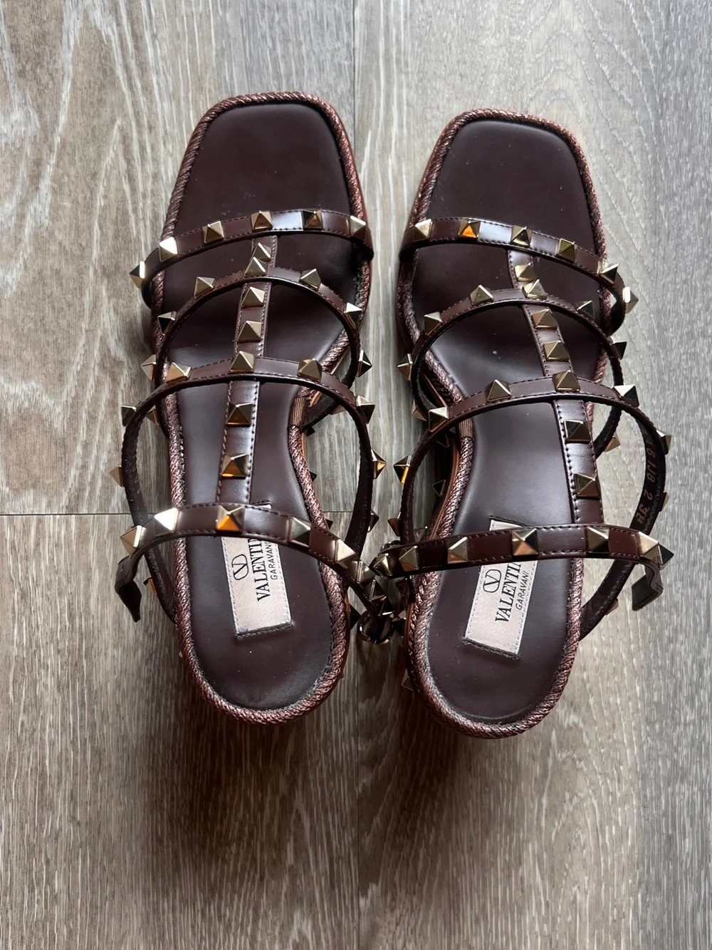 Rockstud Calfskin Wedge Sandal With Cornely Embroidery 80Mm